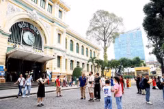 Tourists in Ho Chi Minh City (Photo: VNA)