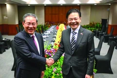 Chinese Premier Li Qiang arrives in Singapore on October 25 for an official visit at the invitation of Singaporean Prime Minister Lawrence Wong, (Photo: dailyasianage.com)