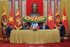 President Luong Cuong and Sri Lankan President Anura Kumara Dissanayaka witness the signing of a MoU on machinery manufacturing cooperation between Vietnam’s Ministry of Industry and Trade and Sri Lanka’s Ministry of Industries and Enterprise Development. (Photo: VNA)