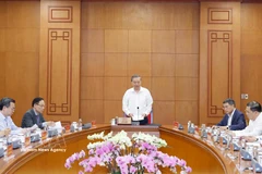 Party chief urges strategy for economic restructuring