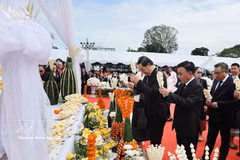 Vietnamese Party leader attends funeral service for top Lao legislator