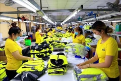 Vietnamese textile, footwear exporters eye target markets (Photo: VNA)