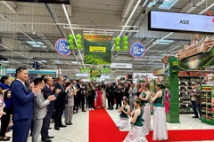 The opening ceremony of the Vietnamese Goods Week in France at the Carrefour Collégien hypermarket. (Photo: VNA)