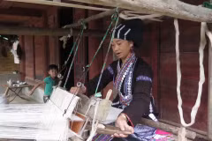 Lu ethnic women keep brocade weaving tradition alive