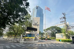 The Revenue Department headquarters on Phahon Yothin Road in Bangkok. (Photo: Bangkokpost) 