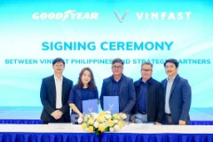 Representatives from VinFast and Goodyear Philippines at the signing ceremony (Photo: VNA)