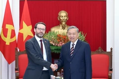 Party General Secretary To Lam receives British Ambassador to Vietnam Iain Frew in Hanoi on October 17. (Photo: VNA)