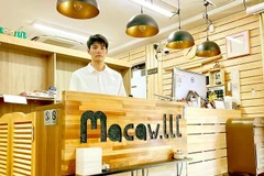Ngo Ngoc Khanh, owner of the Macaw bookstore (Photo: I LOVE VIETNAM)
