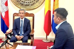 Vietnamese Ambassador to Cambodia Nguyen Minh Vu in an interview granted to the Cambodian News Agency (AKP) (Photo: VNA)