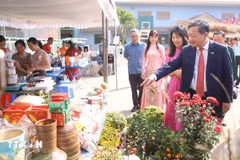 Vietnam’s traditional Lunar New Year cuisine shines in Laos