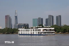 A luxury cruise ship carrying visitors along the Saigon River in Ho Chi Minh City. (Photo: VNA)