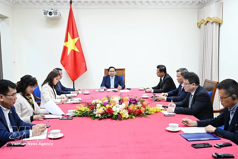 Vietnamese Prime Minister Pham Minh Chinh holds a telephone conversation with President of the United Arab Emirates (UAE) Sheikh Mohamed bin Zayed Al-Nahyan on March 9 evening. (Photo: VNA)