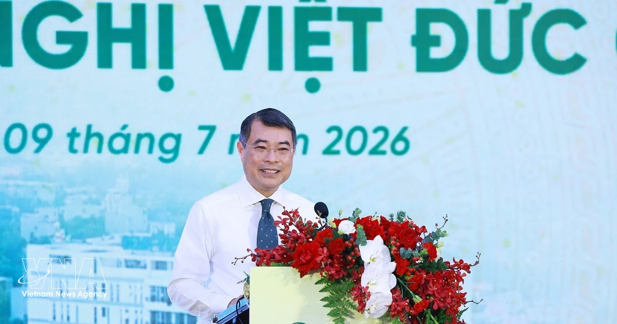 PM urges modern restructuring of healthcare network