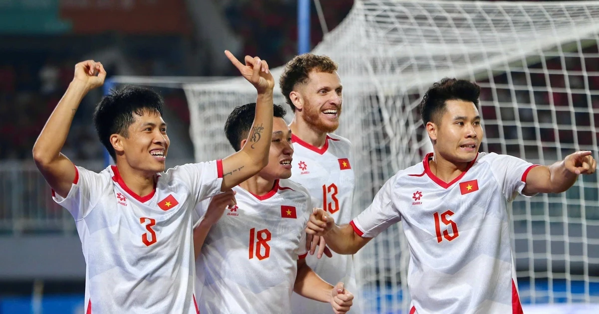 Vietnam rout Indonesia to put one foot in ASEAN Cup 2026 semi-finals