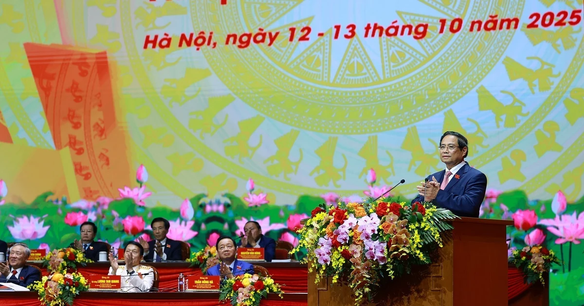 Prime Minister Pham Minh Chinh addresses the closing session of the first Government Party Congress (Photo: VNA)