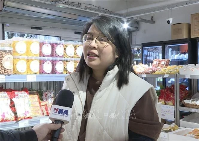Vietnamese goods ready for peak Tet shopping season in France