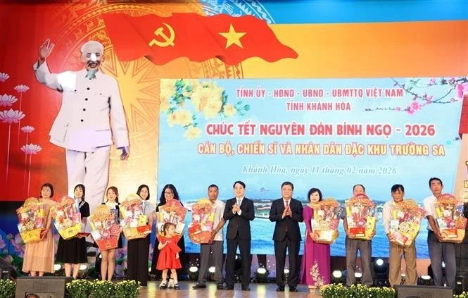 Live TV programme delivers Lunar New Year greetings to Truong Sa