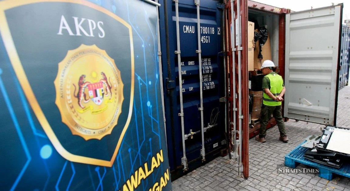 Malaysia combats smuggling of e-waste