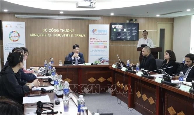 Global trade volatility spurs Viet Nam's deeper integration into supply chains: experts