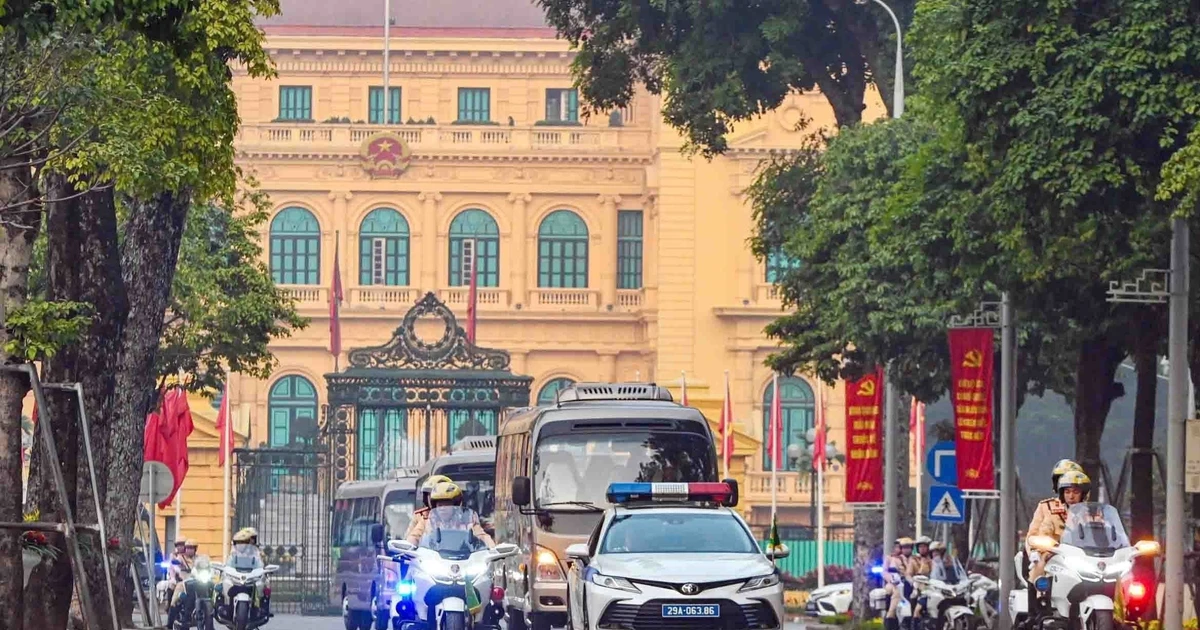 Hanoi Police drill convoy escort for 14th National Party Congress