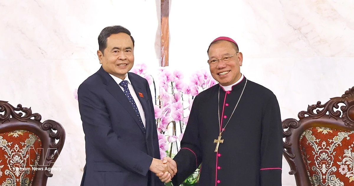 National Assembly Chairman extends Easter greetings to Hanoi Archdiocese
