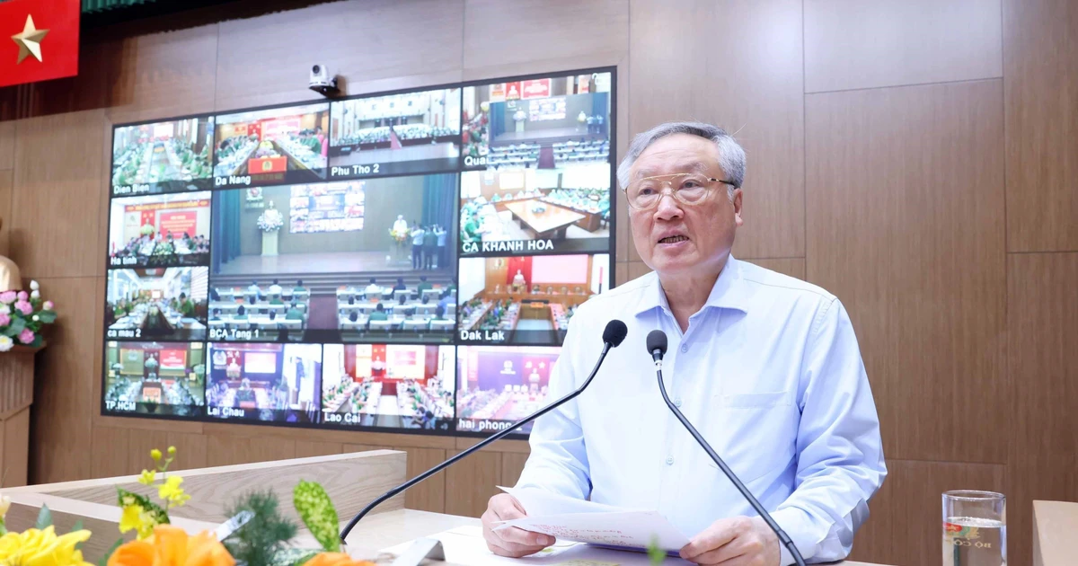 Permanent Deputy Prime Minister Nguyen Hoa Binh speaks at the conference. (Photo: VNA)