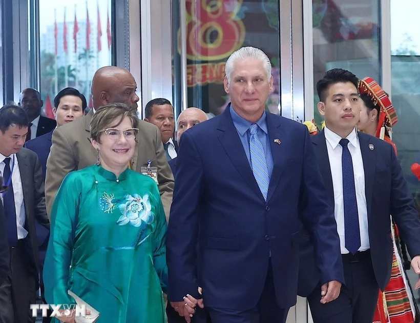 Miguel Díaz-Canel Bermúdez, First Secretary of the Communist Party of Cuba Central Committee and President of Cuba and his spouse attend the grand banquet marking the 80th National Day of Viet Nam. (Photo: VNA)