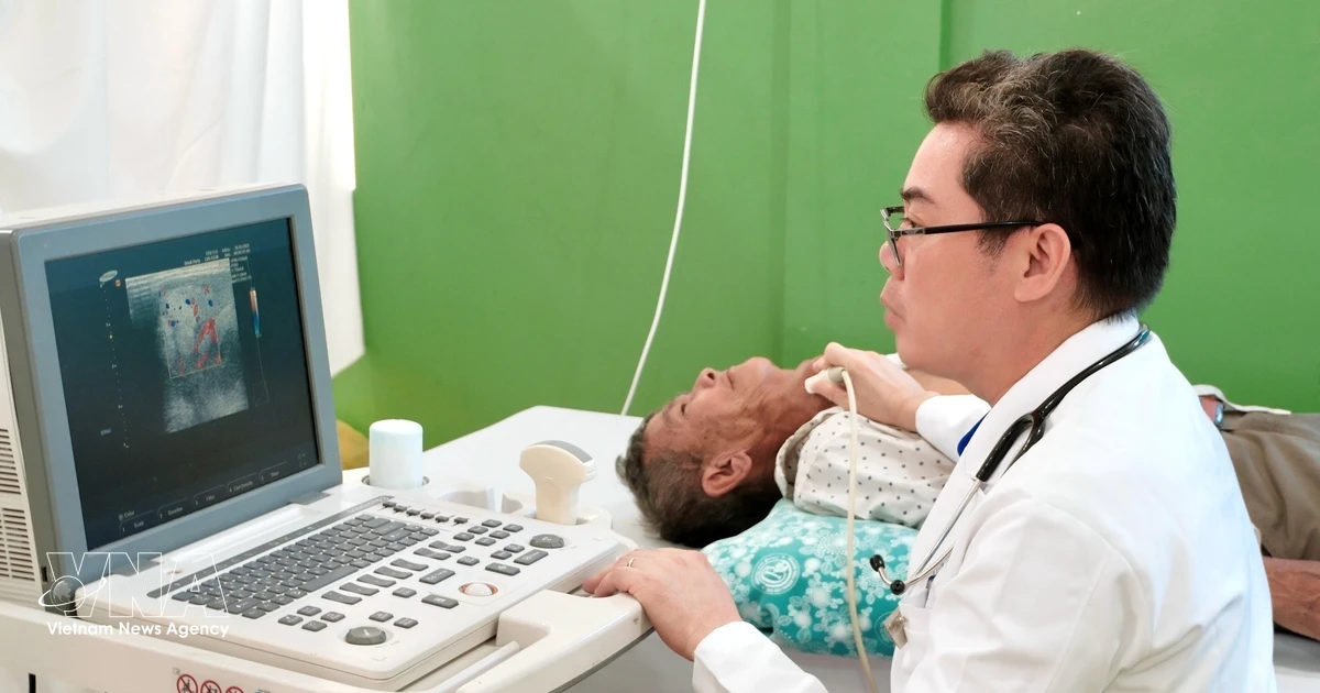 Vietnam delivers free medical care to communities in Cambodia