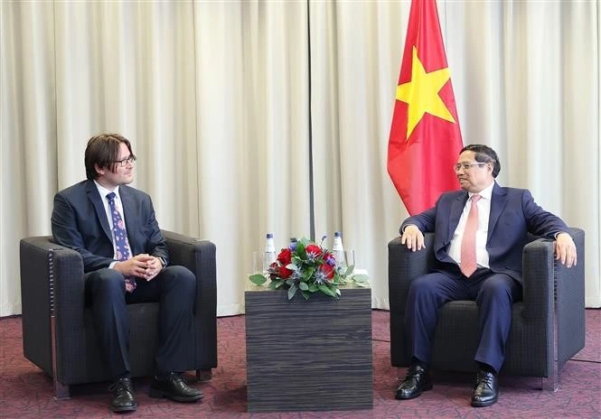 Prime Minister works with Estonian firms to accelerate projects in Vietnam