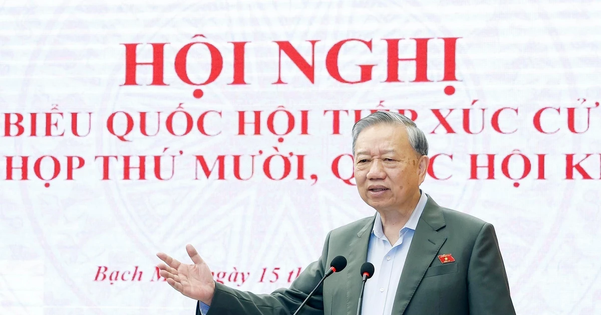 Party leader presses Hanoi to fast-track transport infrastructure to tackle congestion, pollution