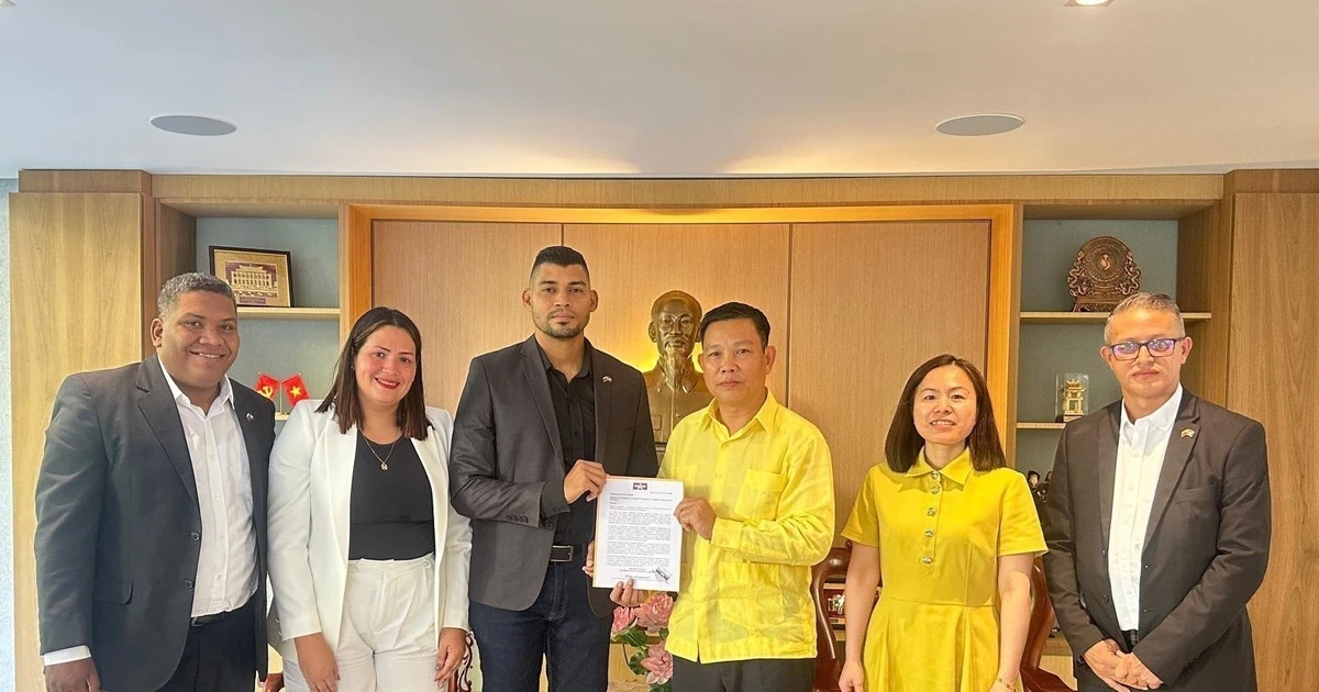 Venezuelan legislators extend congratulations to Vietnam on 14th National Party Congress’ success