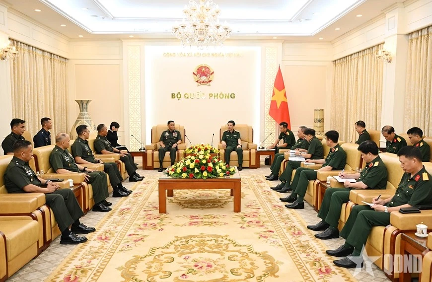 Vietnam, Philippines move to implement newly signed defence cooperation memorandum