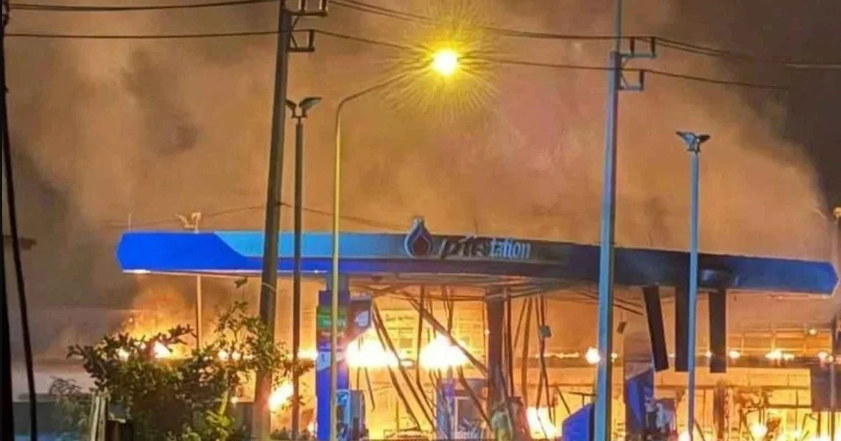 Thailand imposes curfew in southern province