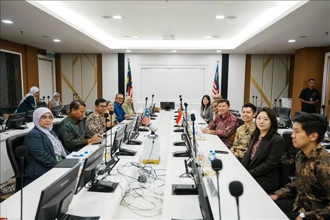 Malaysia, Singapore eye stronger economic ties