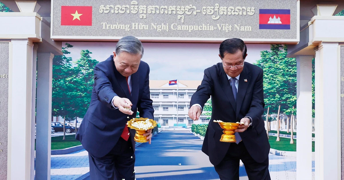 Party leader attends ground-breaking ceremony for Cambodia-Vietnam Friendship School in Phnom Penh