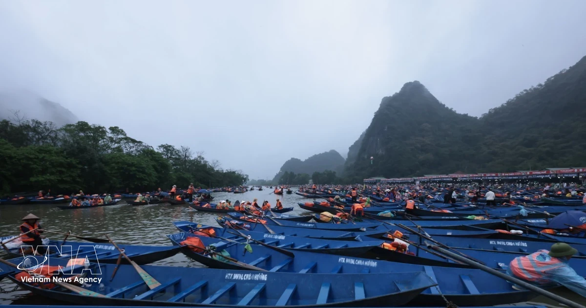 Gallery - Huong Pagoda Festival 2026 opens with renewed management | Vietnam+ (VietnamPlus)