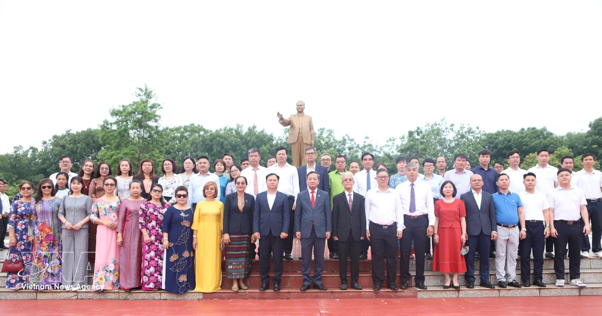 Journey tracing President Ho Chi Minh’s footsteps held in Laos