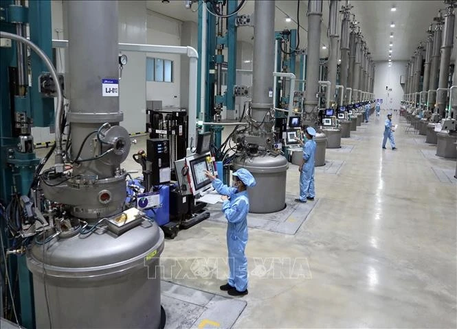 A production line for solar cell materials at JA Solar Viet Nam Co., Ltd., a Hong Kong (China)-invested enterprise located in Quang Chau Industrial Park, Bac Ninh province. (Photo: VNA)