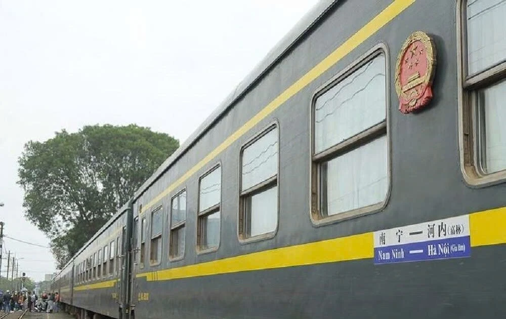 Vietnam–China international train service boosts "smokeless industry"