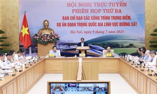 Prime Minister Pham Minh Chinh chairs the third meeting of the steering committee for national key railway projects. (Photo: VNA) 