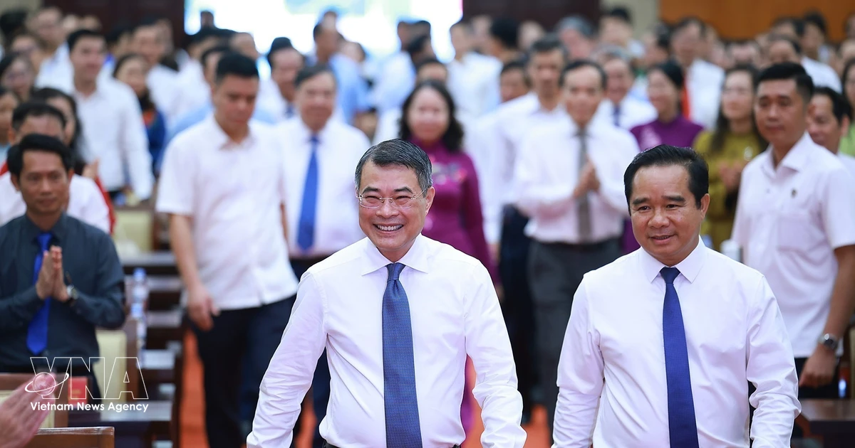 PM urges Ho Chi Minh City to strengthen role as economic engine