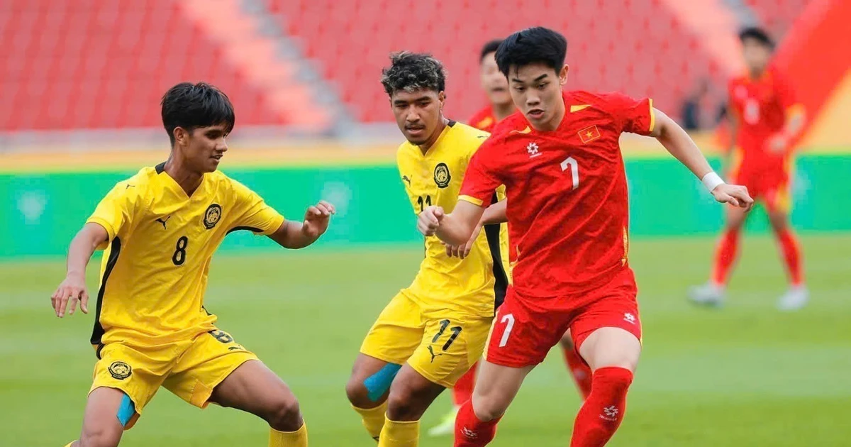 SEA Games 33: Vietnam reach semifinals with 2–0 victory over Malaysia