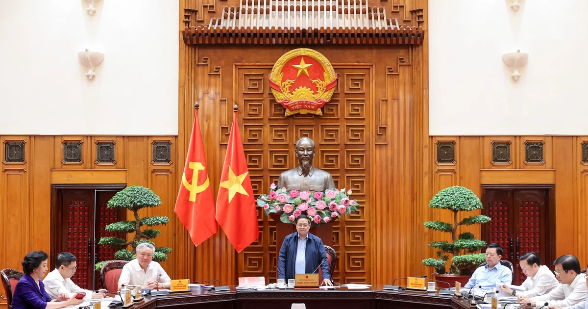 PM requests building of policies for Dung Quat oil refining and energy centre project