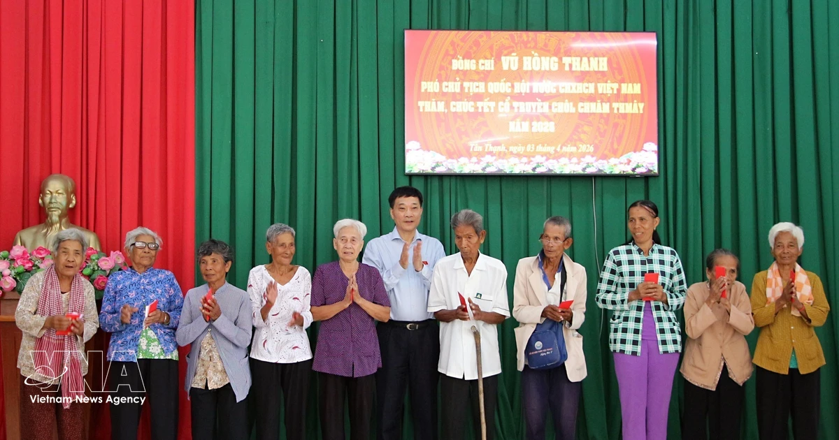 NA delegation extends greetings to Khmer people in Can Tho on Chol Chnam Thmay Festival