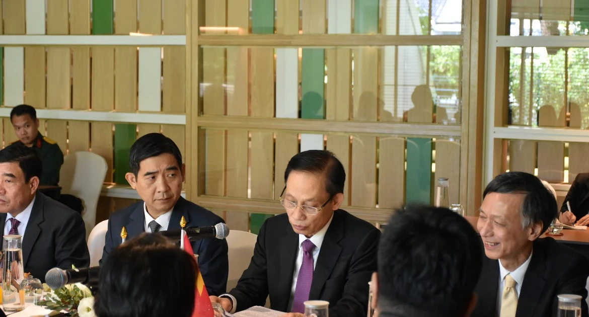 Vietnamese, Thai FMs discuss measures to strengthen bilateral ties