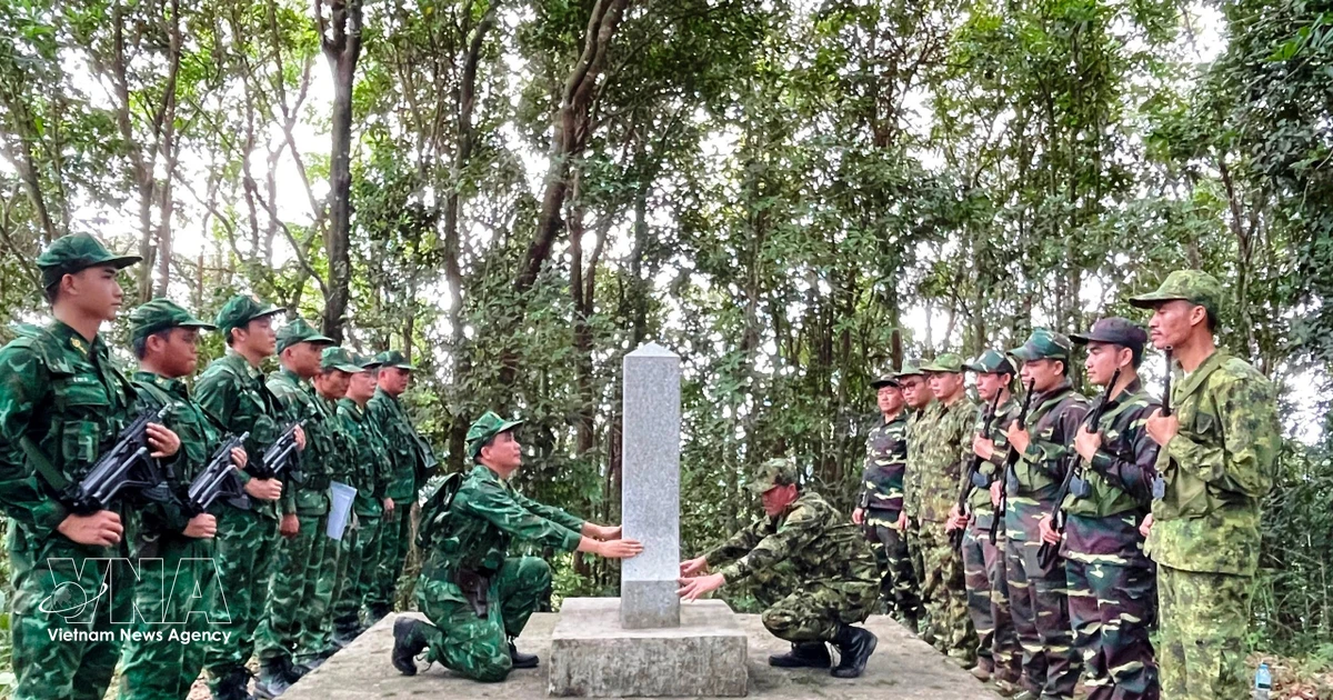 Vietnam, Laos conduct joint border patrol