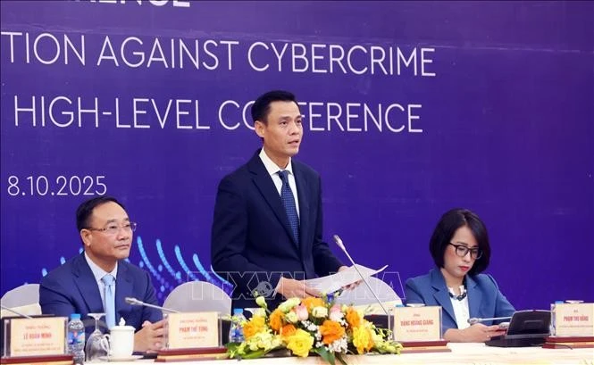 Deputy Minister of Foreign Affairs Dang Hoang Giang speaks at the press briefing in Ha Noi on October 8. (Photo: VNA)