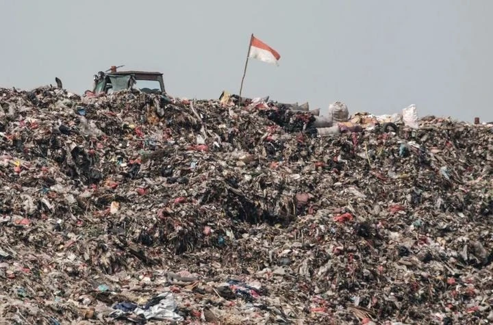 Indonesia targets higher waste management rate to protect environment