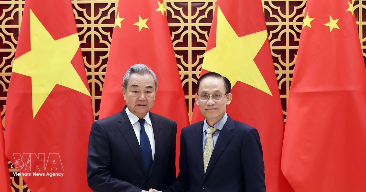 Vietnamese, Chinese FMs agree to make new breakthroughs in substantive cooperation
