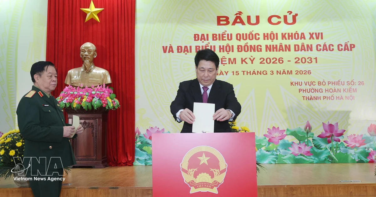 State President Luong Cuong votes in Hoan Kiem ward, Hanoi
